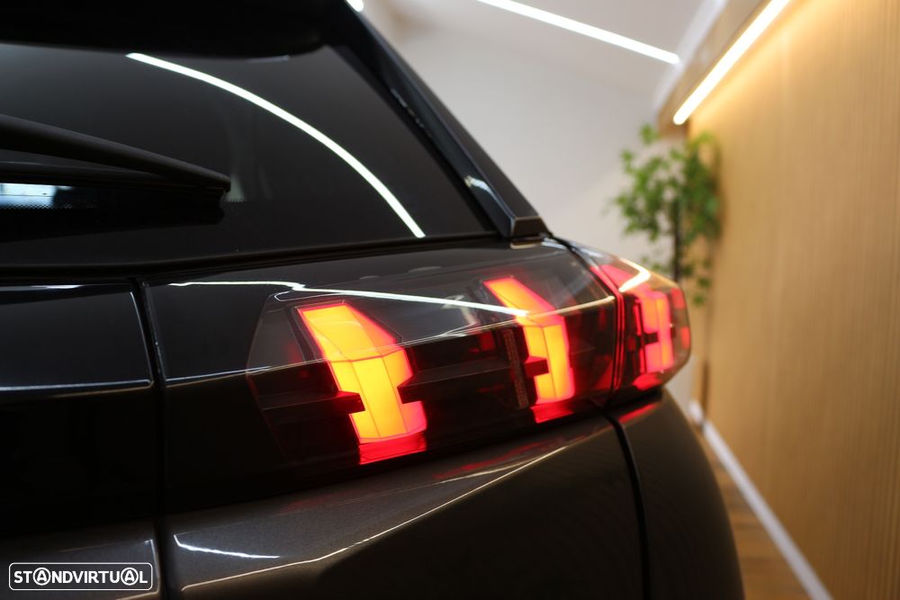 Peugeot 2008 1.5 BlueHDi Allure Pack - 41