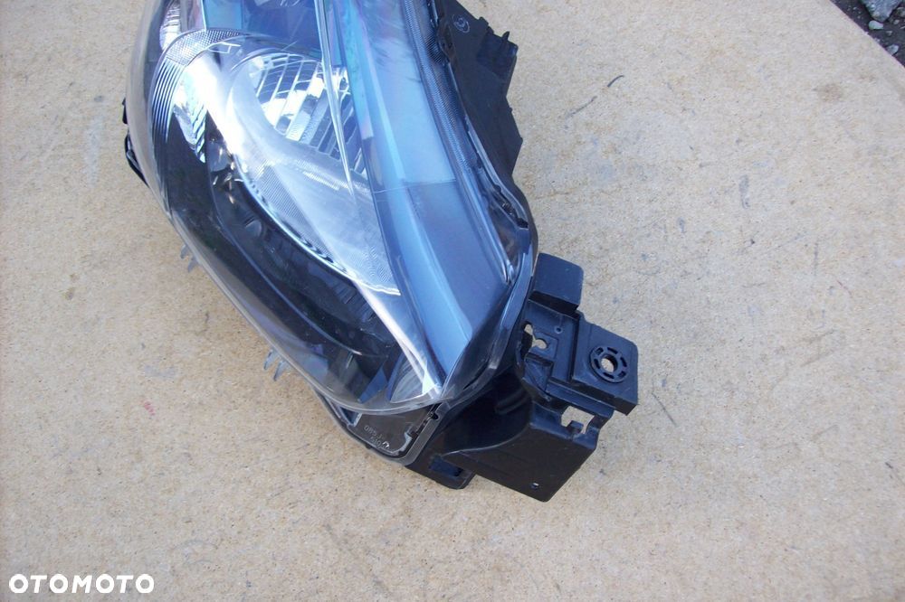 lampa przednia prawa mazda 2 - 3