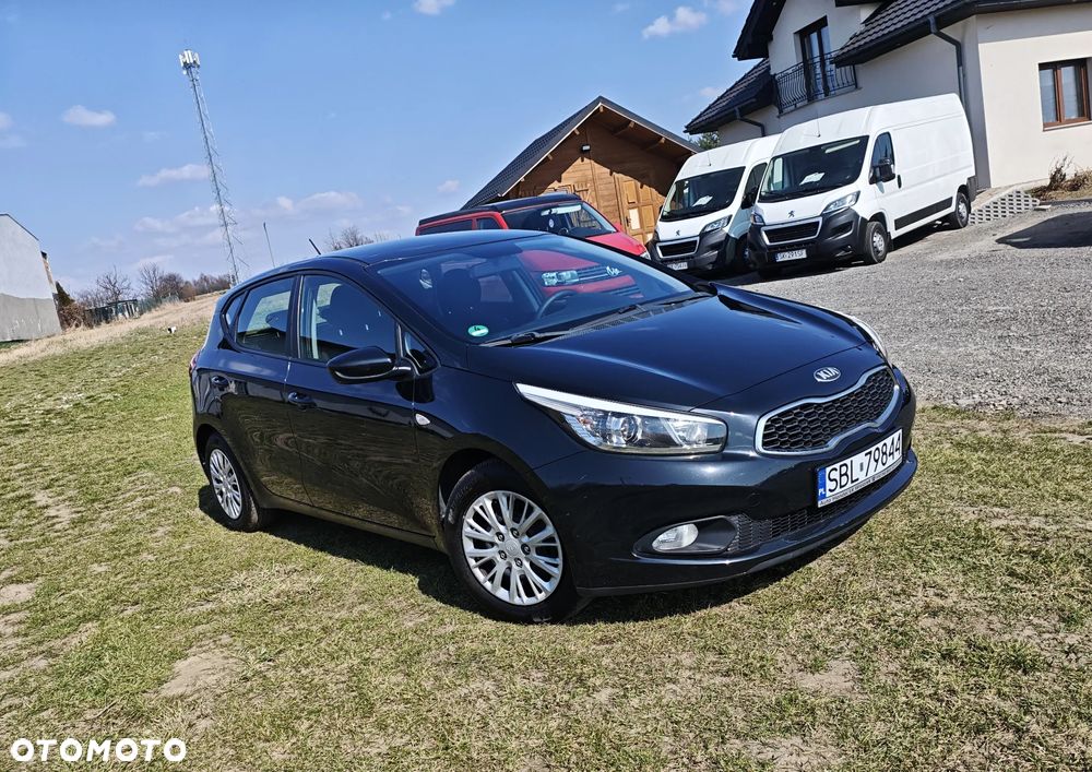 Kia Ceed 1.4 CVVT Attract - 12