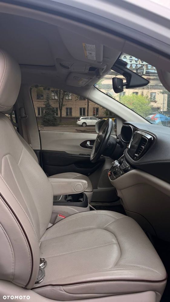 Chrysler Pacifica - 9