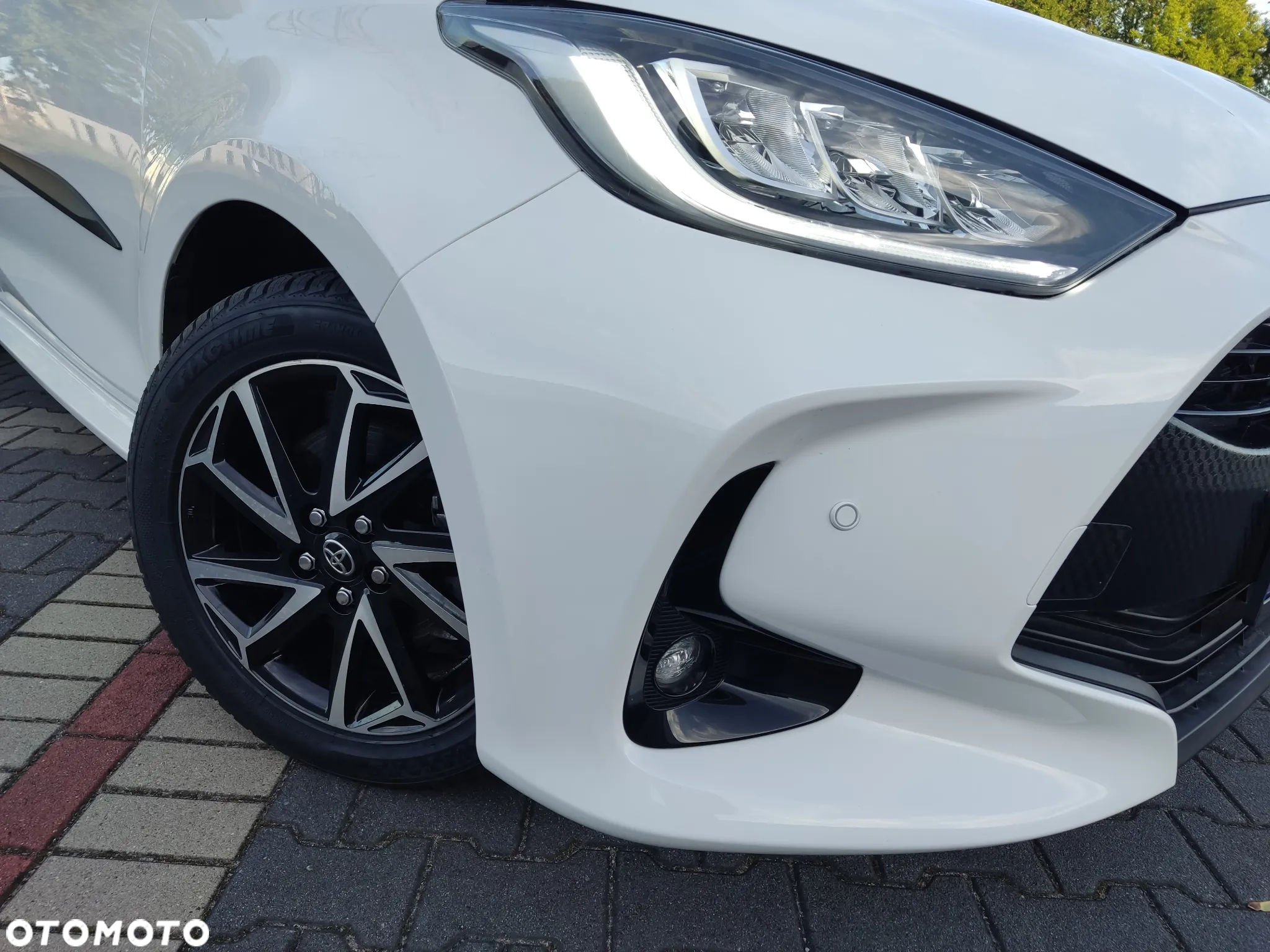 Toyota Yaris Hybrid 1.5 Executive - 14