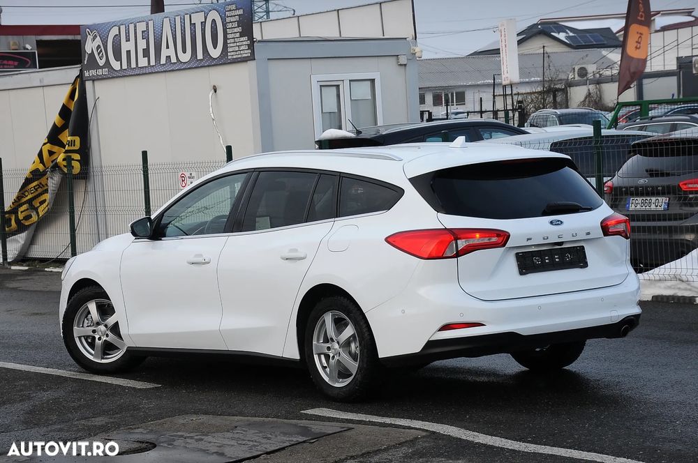 Ford Focus 1.5 TDCi Powershift Titanium - 4