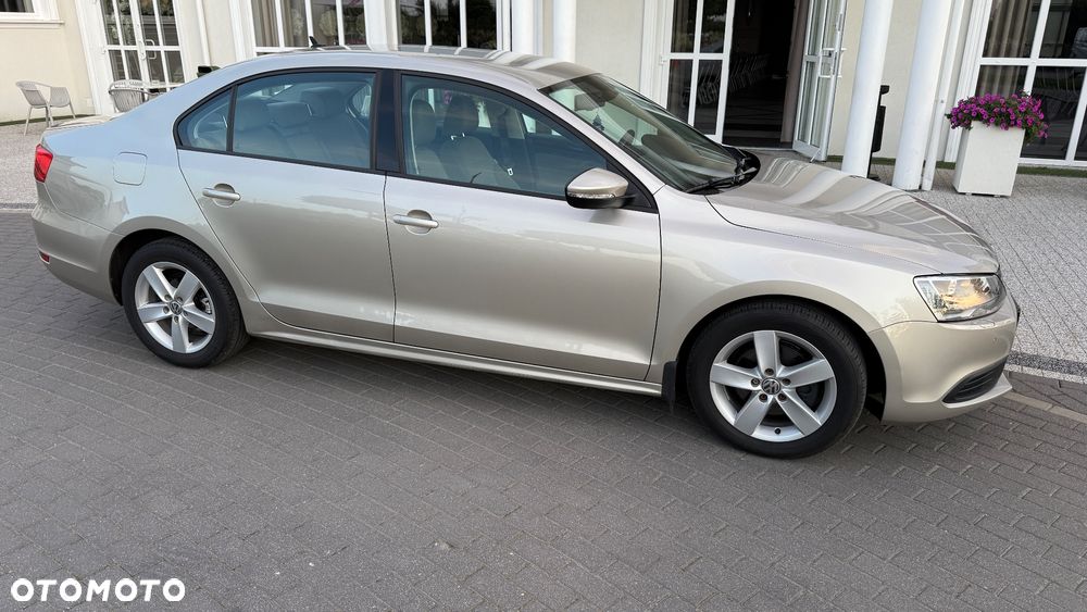Volkswagen Jetta 1.2 TSI Trendline Optimum - 5
