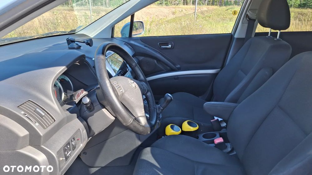 Toyota Corolla Verso - 10