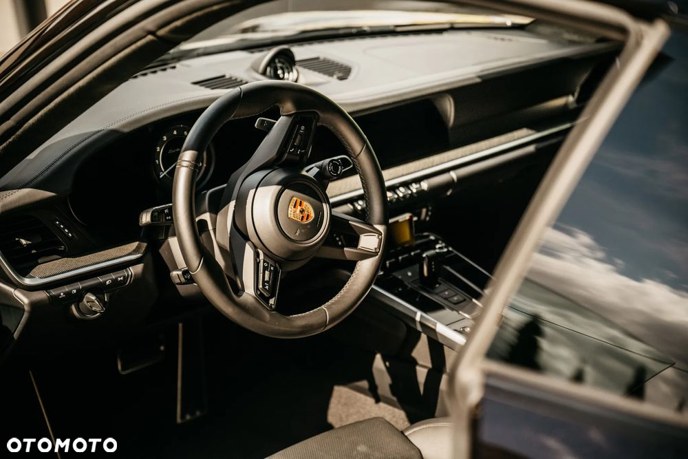Porsche 911 Turbo S - 4