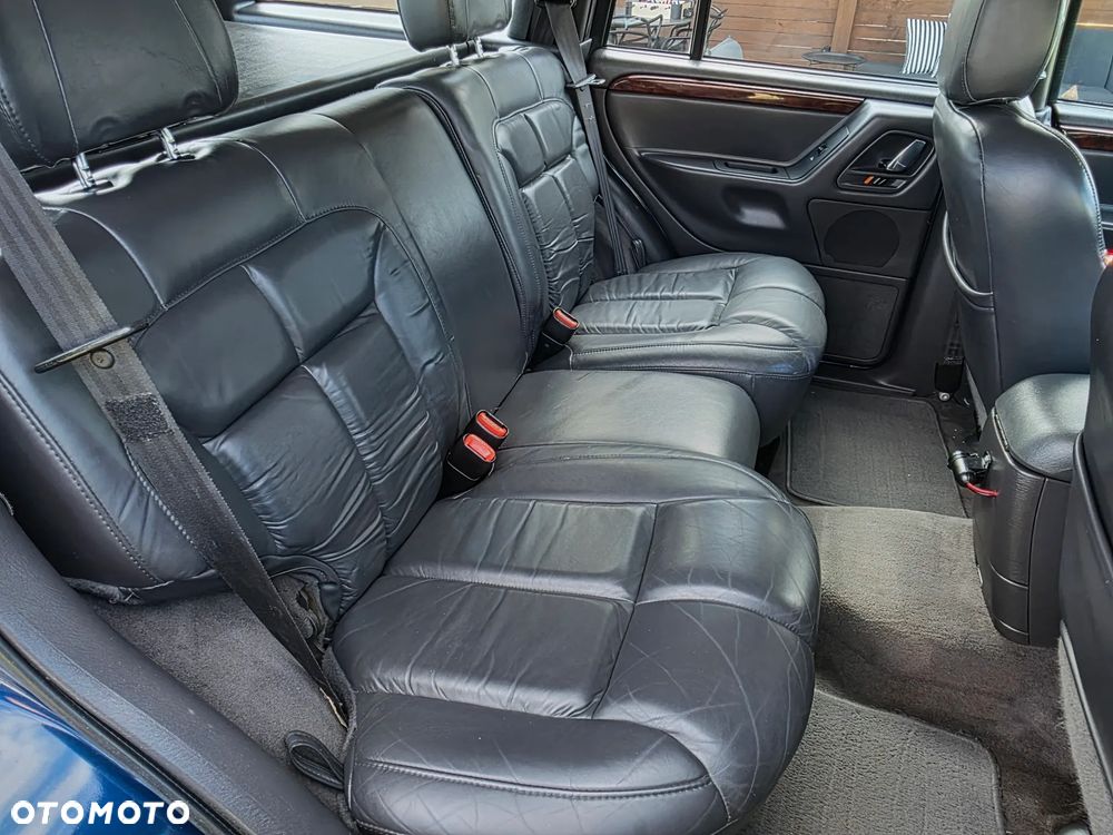 Jeep Grand Cherokee - 15