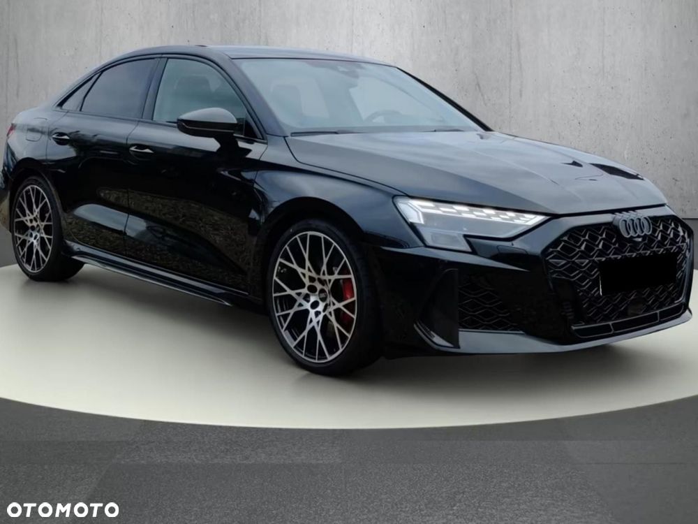 Audi RS3 Limousine - 4