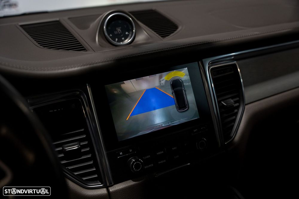 Porsche Macan S - 35