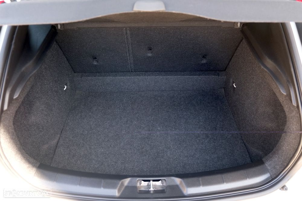 Volvo V40 2.0 D2 Momentum - 34