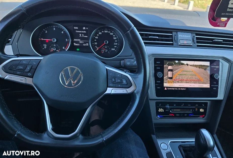 Volkswagen Passat 2.0 TDI DSG Comfortline - 9
