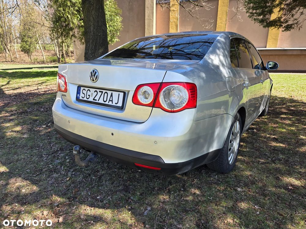 Volkswagen Jetta 1.9 TDI Comfortline - 3