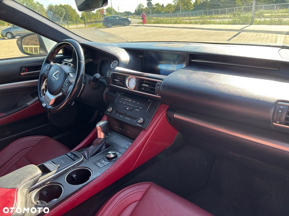 Lexus RC 200t / 300 F Sport - 16