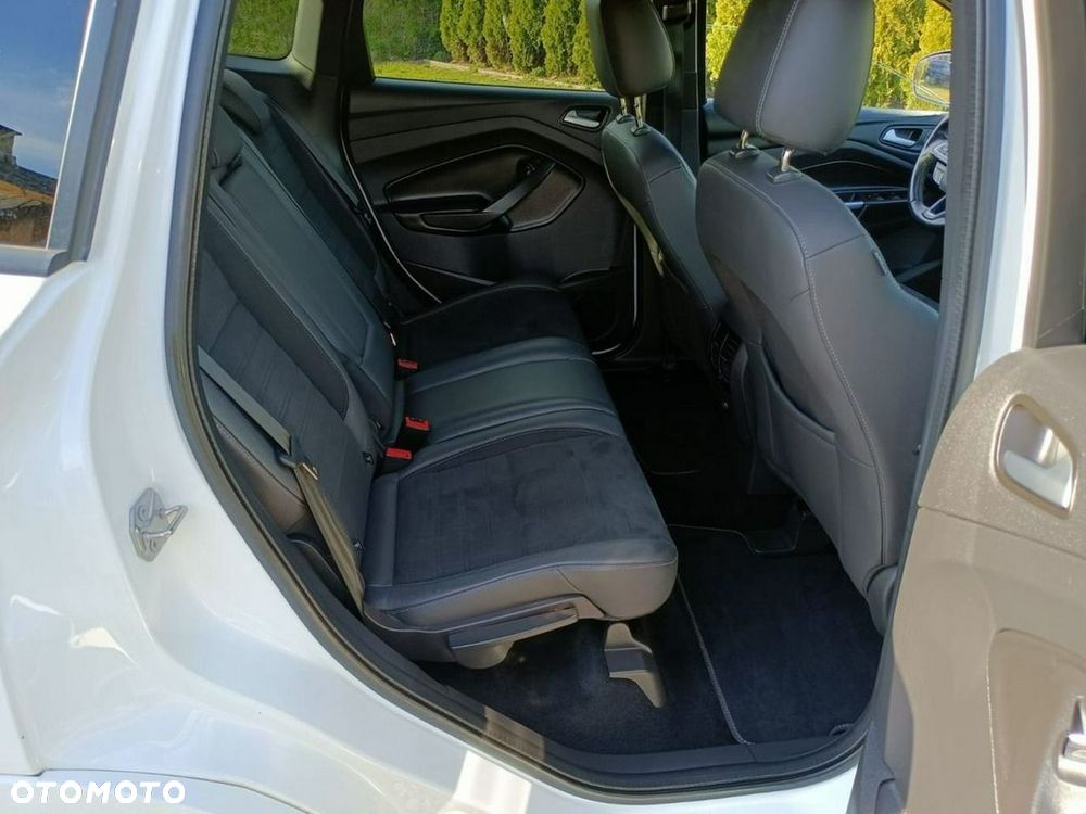 Ford Kuga 2.0 TDCi 2x4 ST-Line - 26