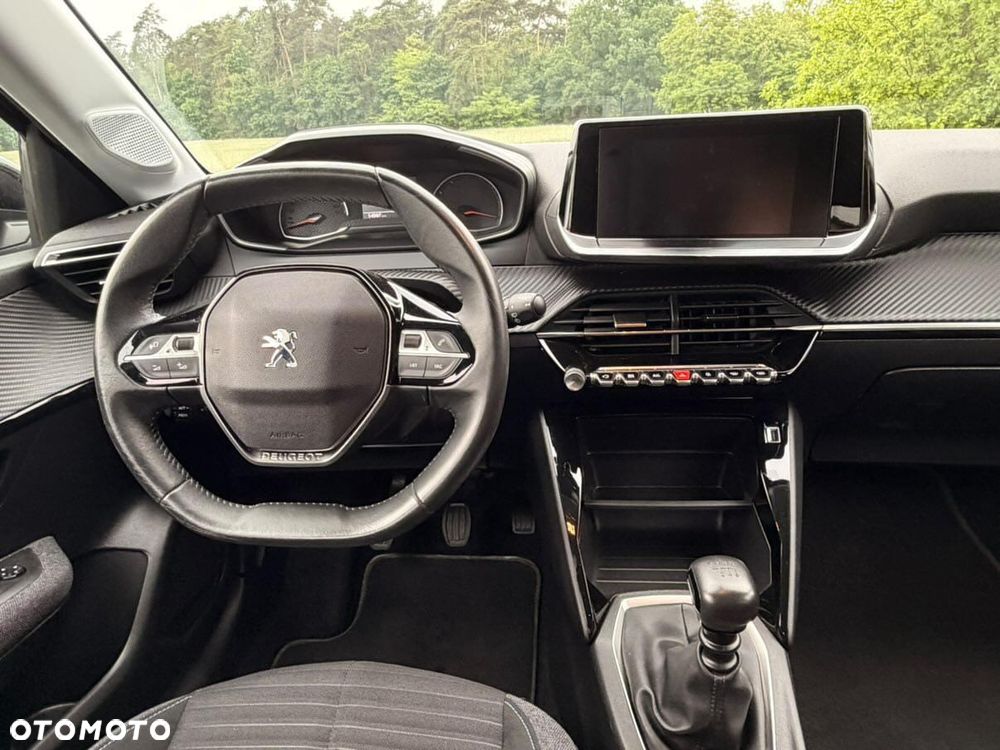 Peugeot 208 - 5
