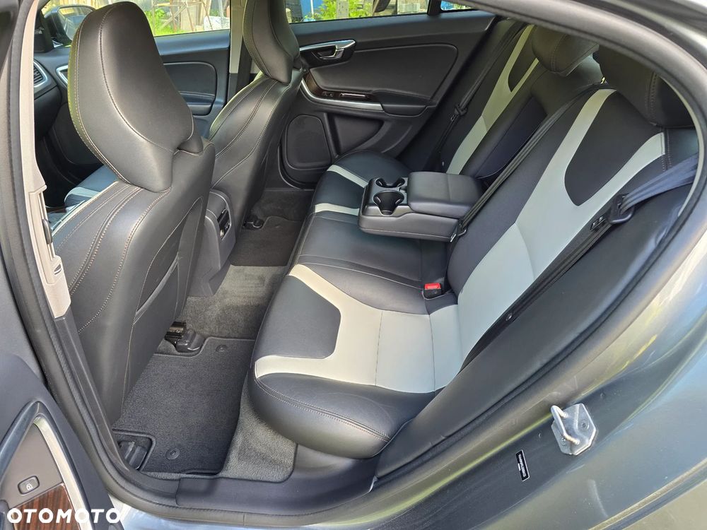 Volvo S60 T5 Geartronic Momentum - 21