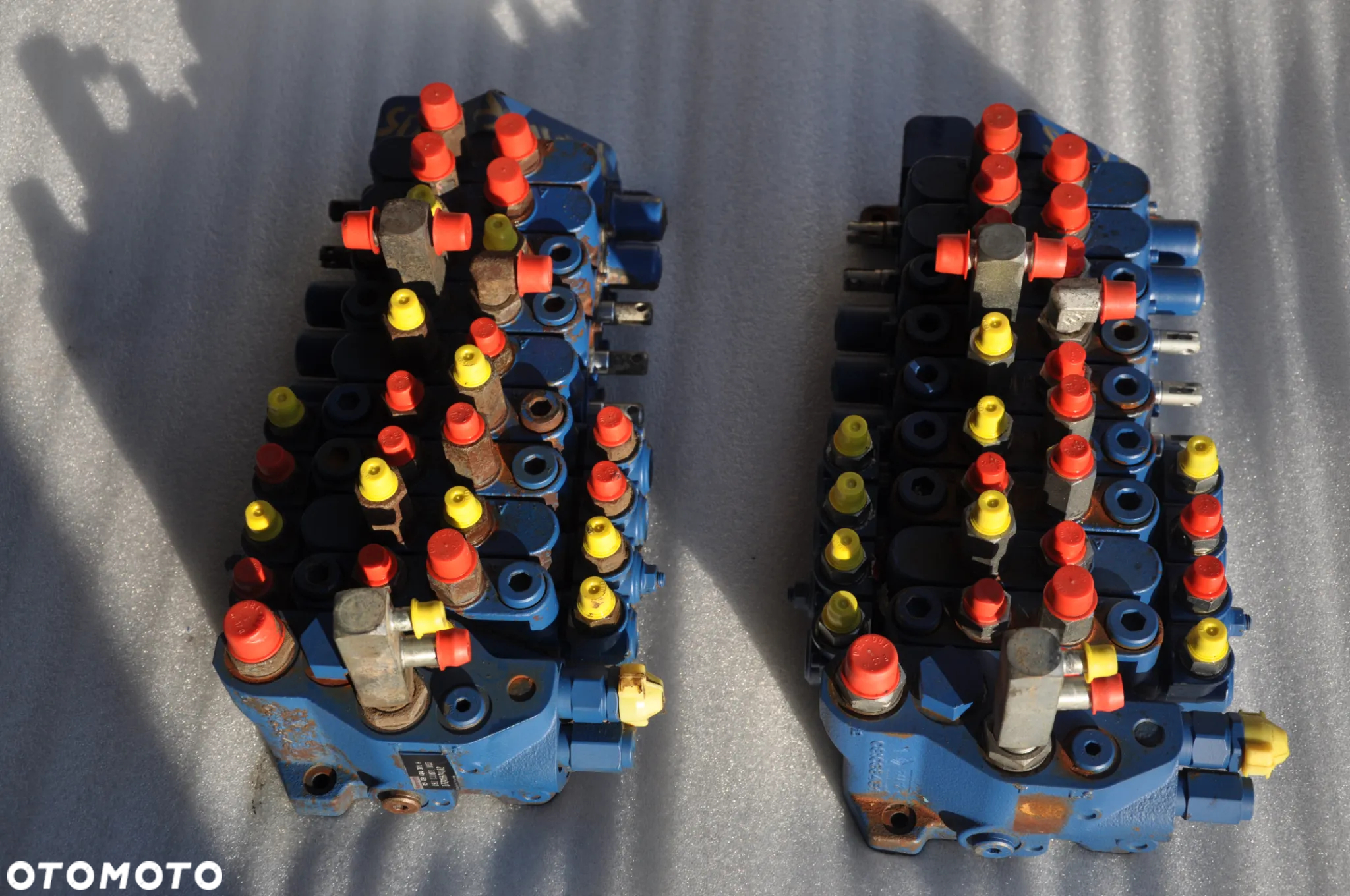 Rozdzielacz hydrauliczny Yanmar SV 15 SV 17 - 2