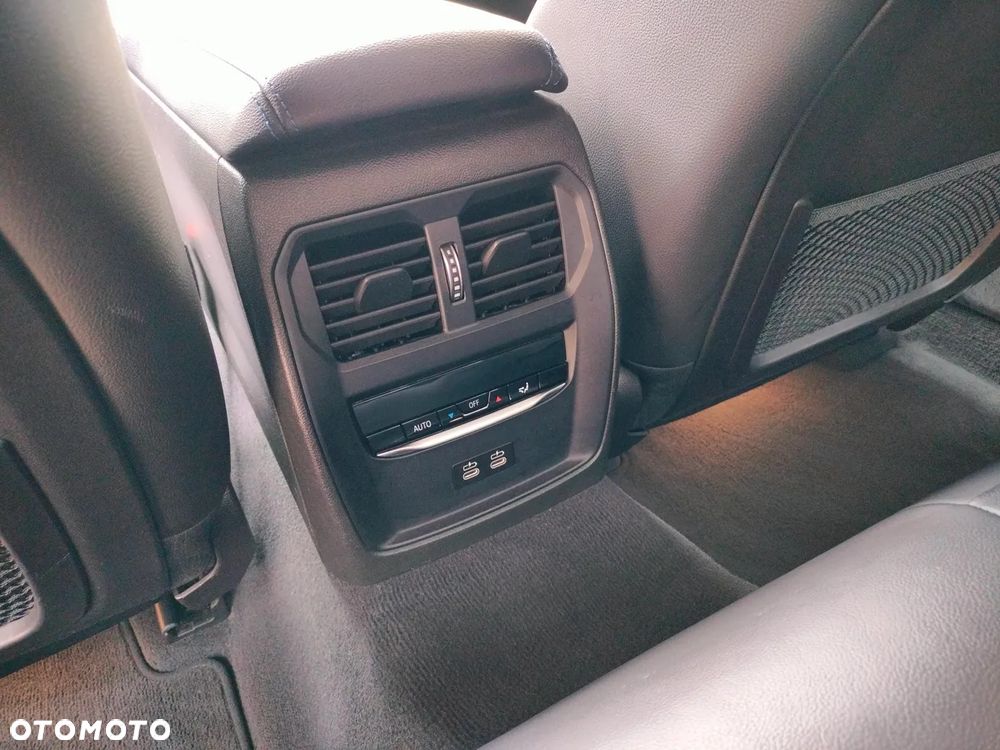 BMW Seria 3 330e M Sport - 21