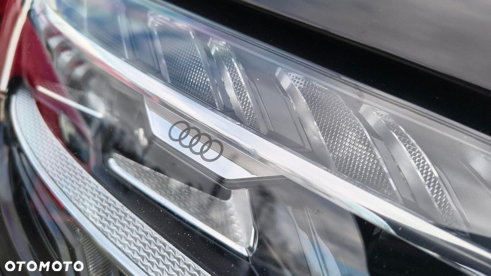 Audi A8 - 40