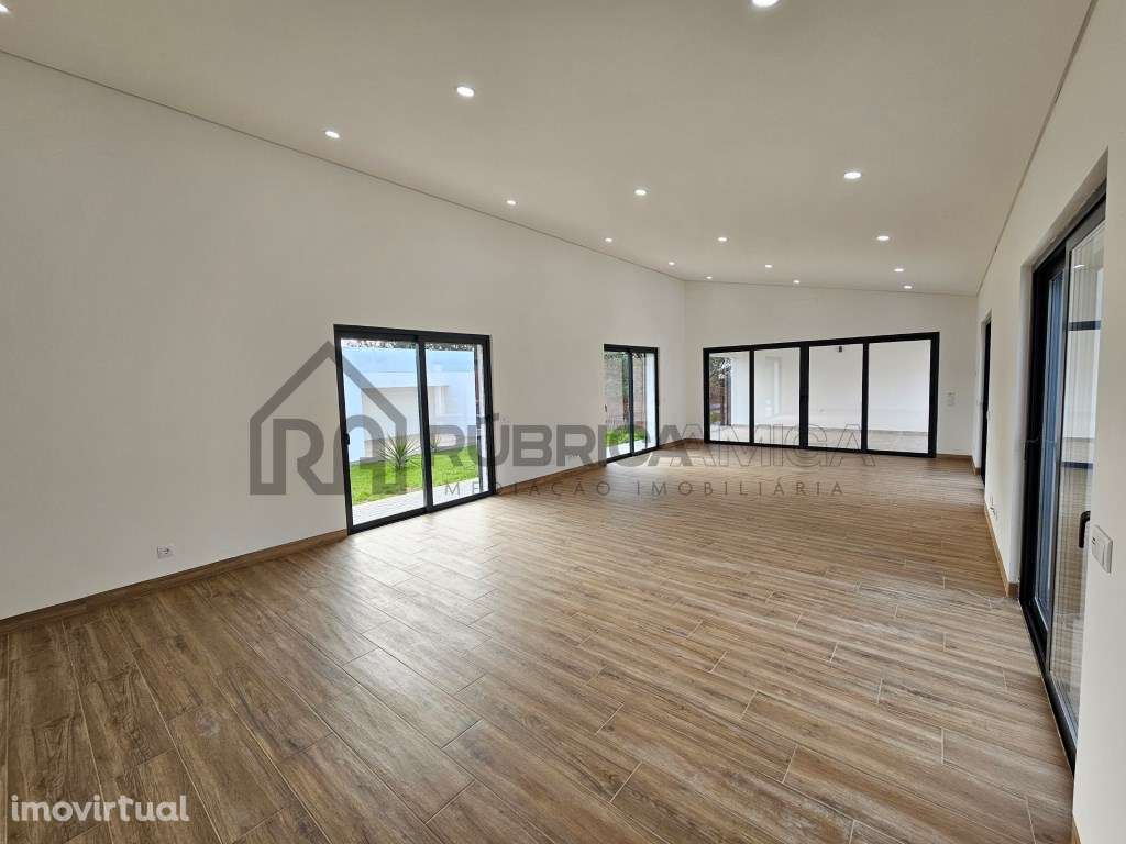 Moradia Terrea v3 a 1km de Loulé com jardim e piscina - Grande imagem: 3/33