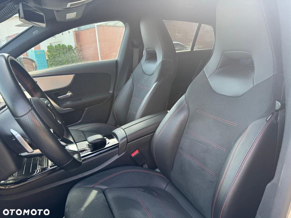 Mercedes-Benz CLA 180 AMG Line 7G-DCT - 7