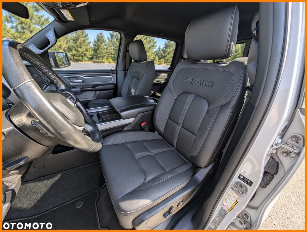 RAM 1500 Crew Cab Shortbed Bighorn - 16