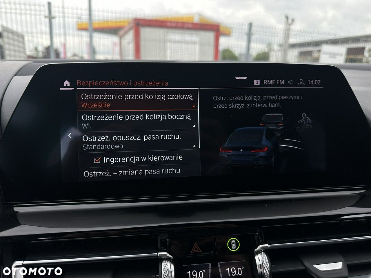 BMW Seria 8 - 18