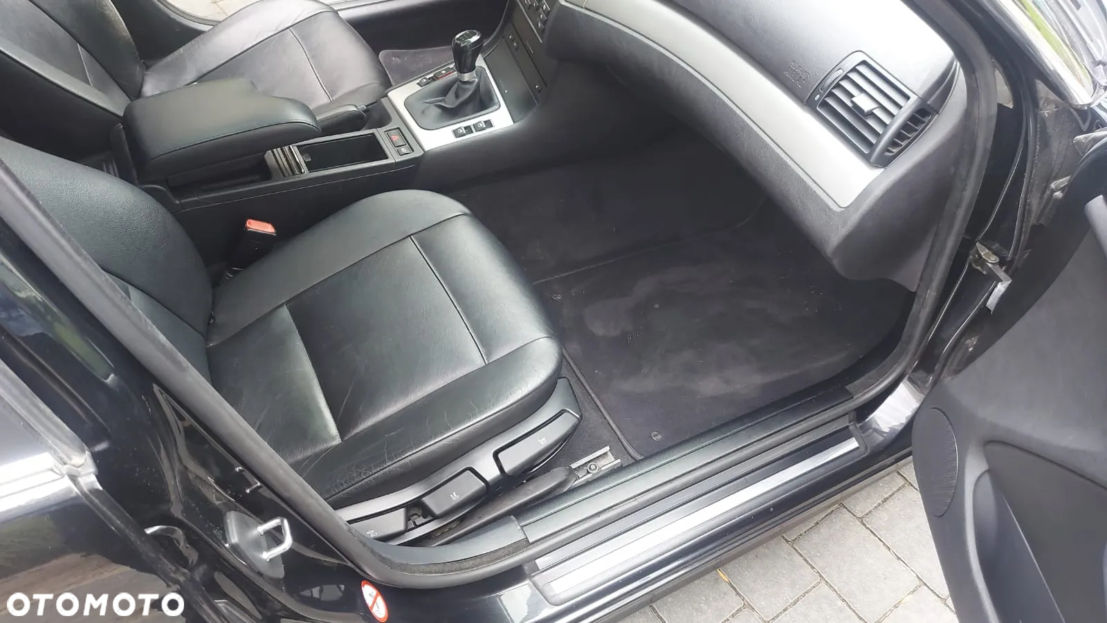 BMW Seria 3 320i Touring - 36