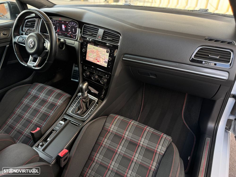 VW Golf 2.0 TSI GTI DSG Performance - 46