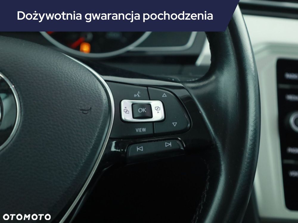 Volkswagen Passat - 21