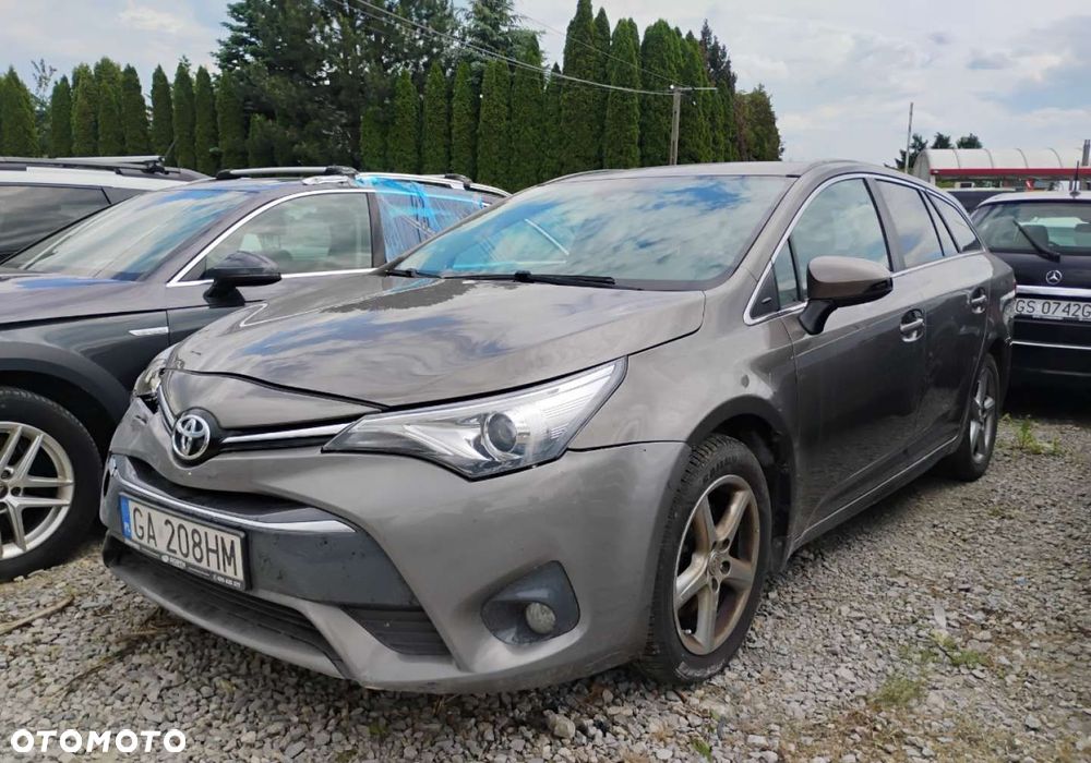 Toyota Avensis - 2