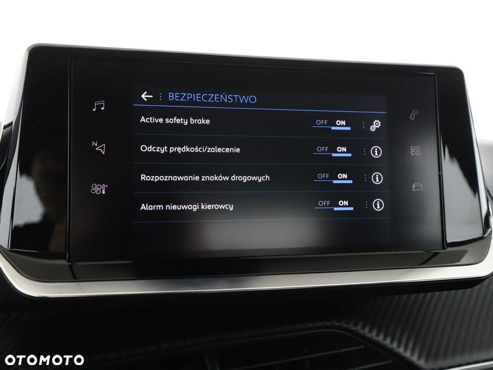 Peugeot 2008 PureTech 130 EAT8 Allure - 27