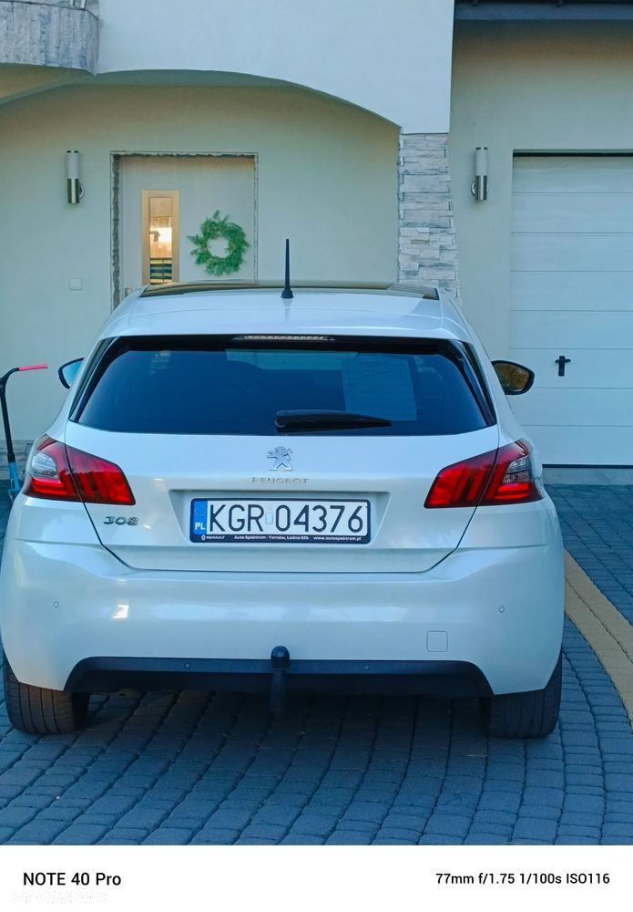 Peugeot 308 - 8