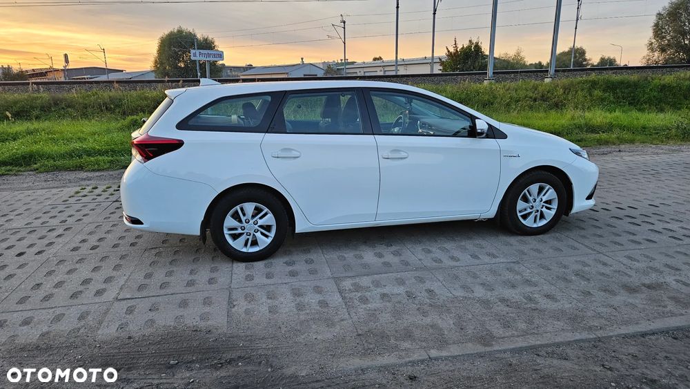 Toyota Auris Hybrid 135 Active - 5