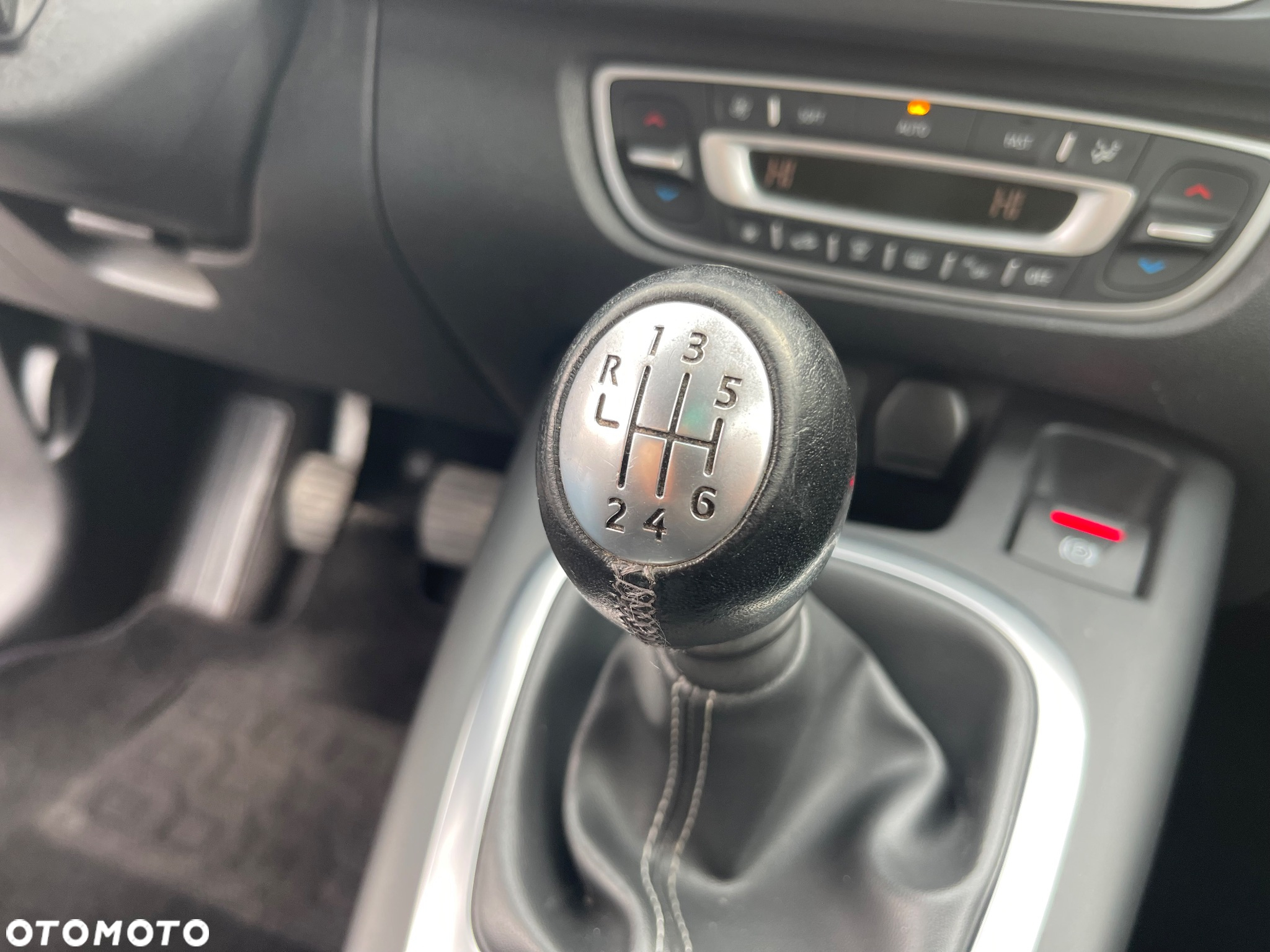Renault Grand Scenic ENERGY TCe 130 S&S LIMITED - 25