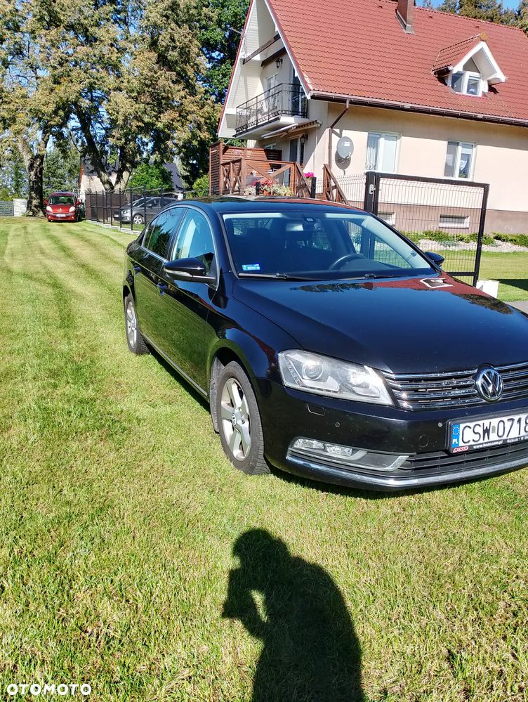 Volkswagen Passat - 12