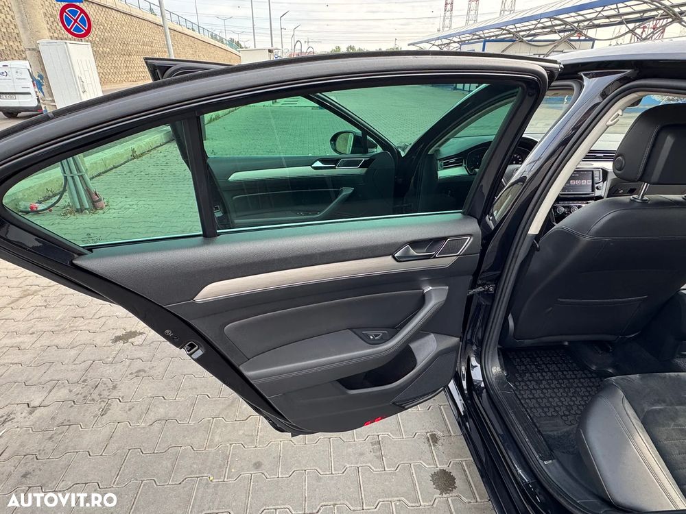 Volkswagen Passat 2.0 TDI DSG 4Motion Highline - 24