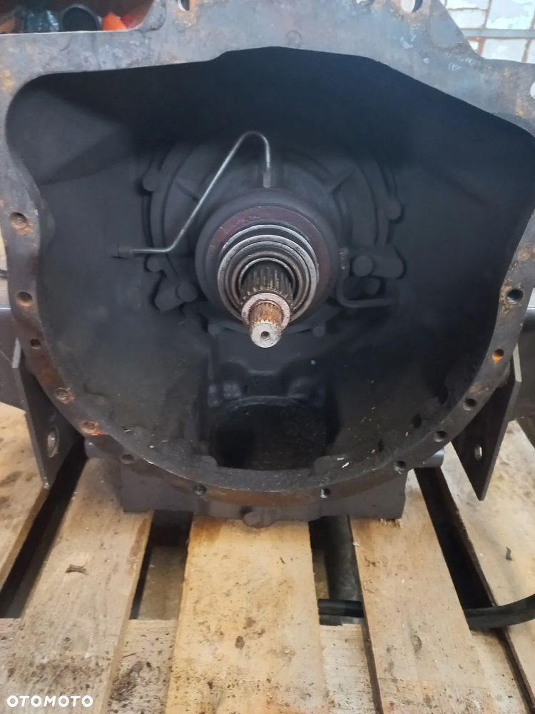 Massey Ferguson skrzynia biegów 3382295M3,3580845M1,obudowa skrzyni,rewers,a b,żół zając,speed shift,3583406M2,3382229M3,3580495M00,3580496M00,3582154M00,widełki,koło zębate,wałek,choinka.kompletna skrzynia,wybierak. - 6