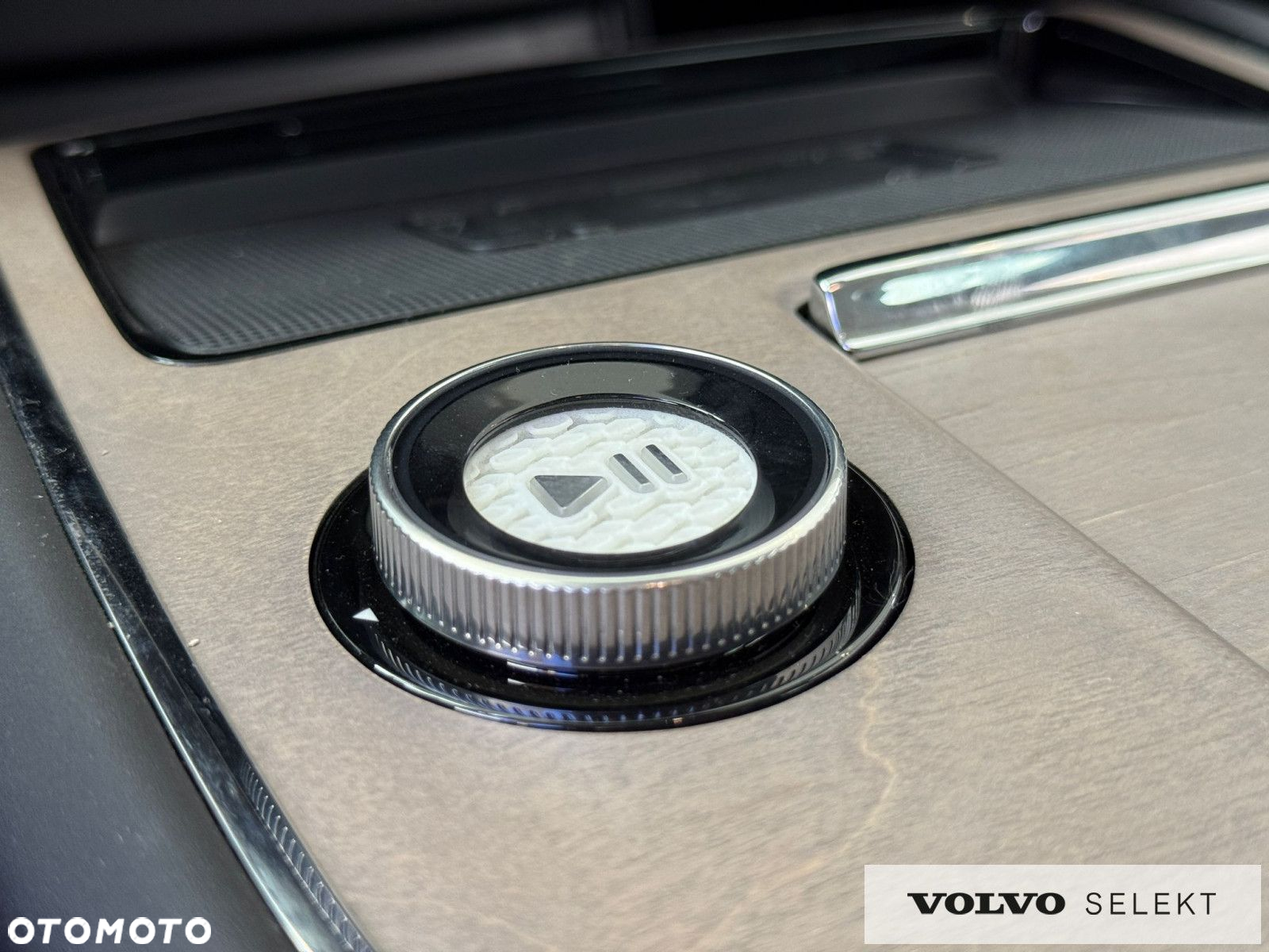 Volvo EX90 - 33
