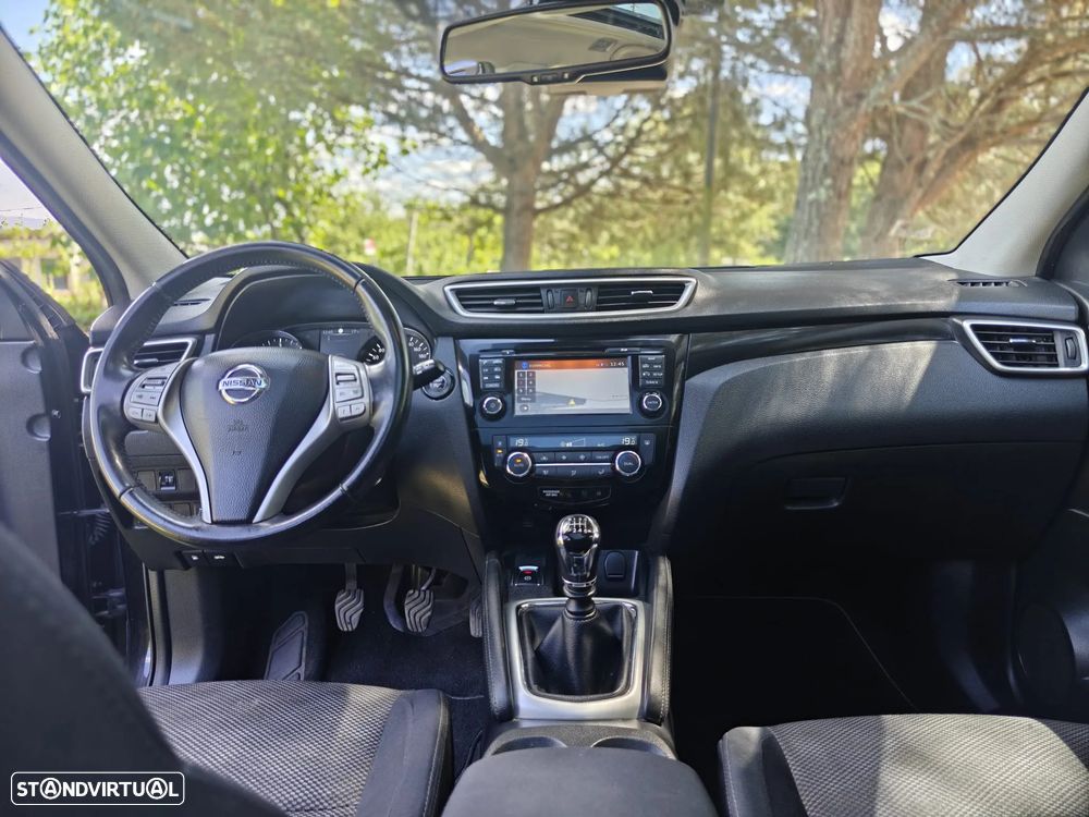 Nissan Qashqai 1.5 dCi N-Connecta 18 - 22