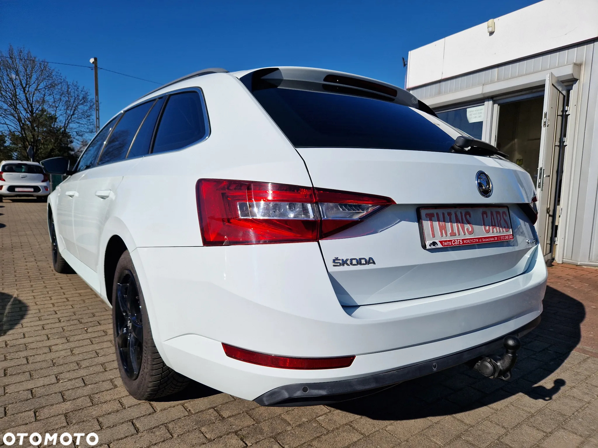 Skoda Superb 2.0 TDI DSG Ambition - 4