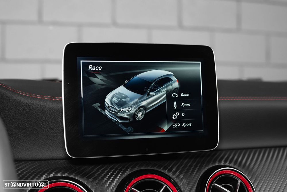 Mercedes-Benz A 45 AMG 4Matic Speedshift 7G-DCT - 15