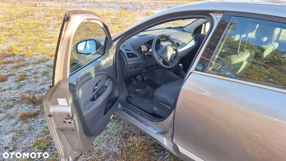 Renault Fluence - 12