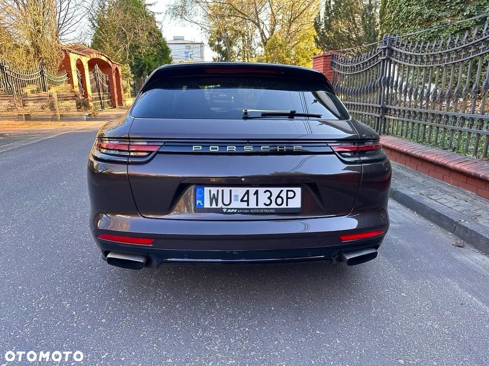 Porsche Panamera - 4