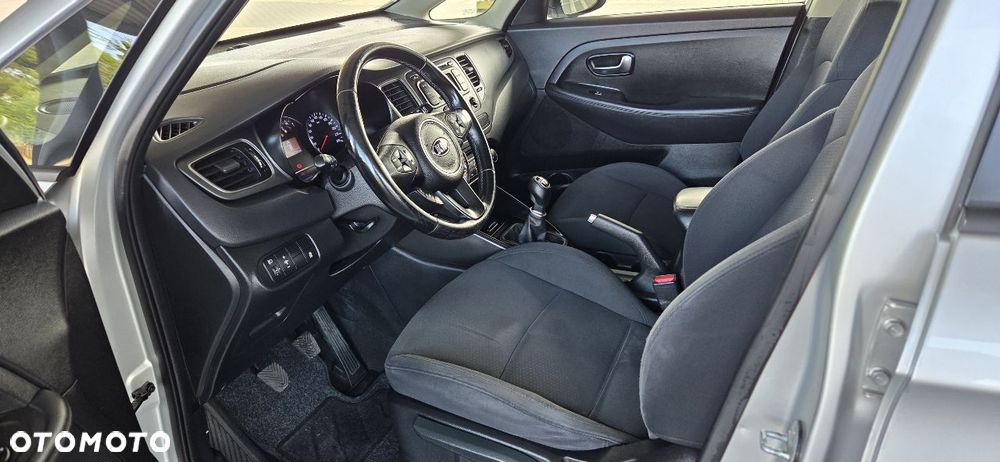 Kia Carens 1.7 CRDi 115 Dream Team Edition - 17