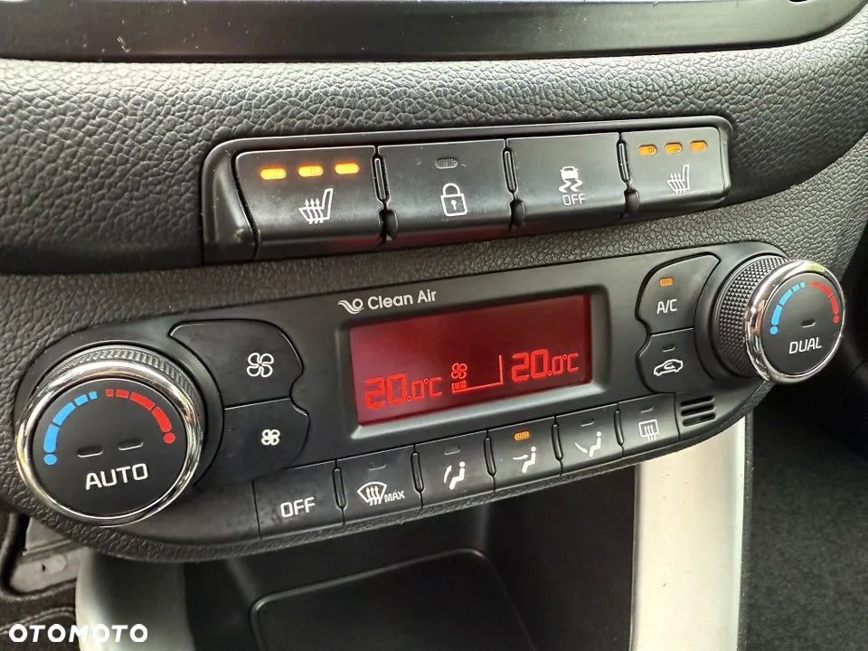 Kia Ceed 1.6 GDI SW Platinum Edition - 25