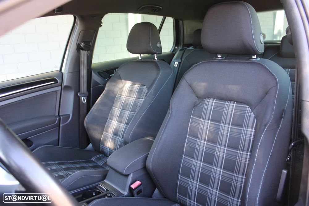 VW Golf GTD (BlueMotion ) - 31