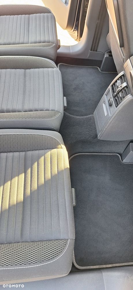 Volkswagen Touran 2.0 TDI DPF Comfortline - 15