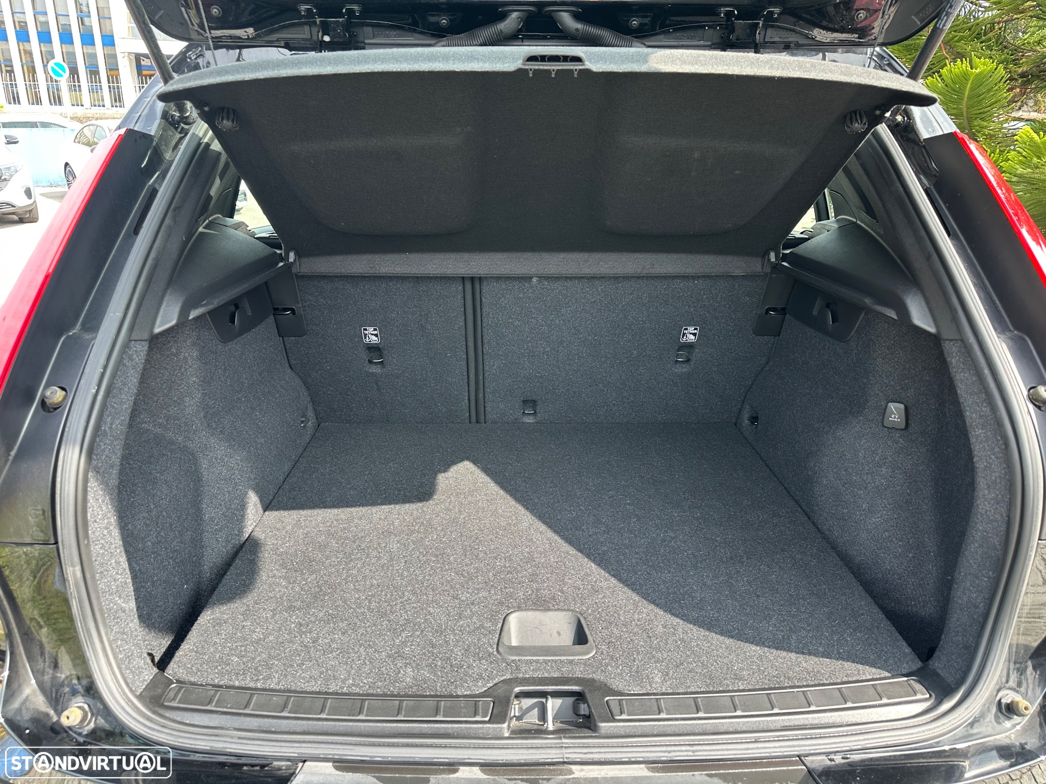 Volvo XC 40 1.5 T2 Momentum Plus - 8