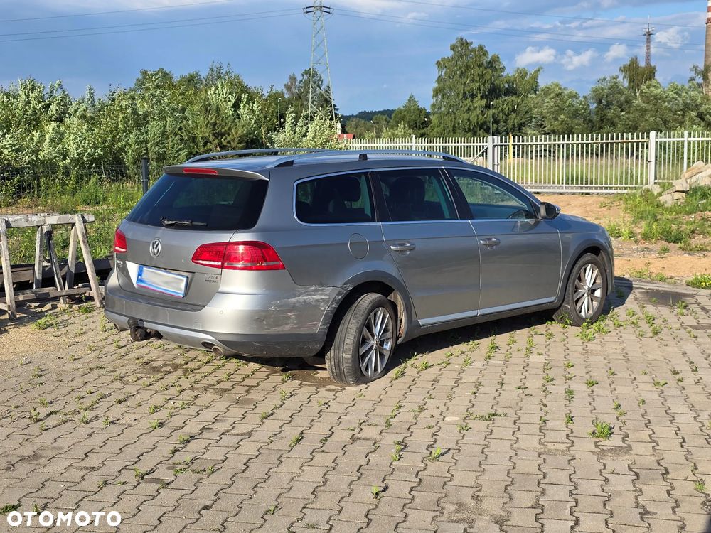 Volkswagen Passat - 1
