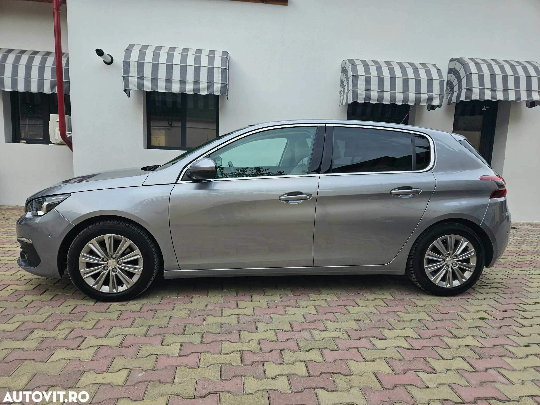 Peugeot 308 1.2 L PureTech Turbo S&S Allure Pack - 2